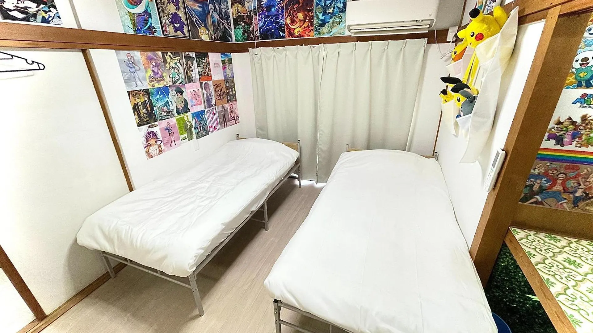 Cool Syowa Retro Style Manga&Anime Apt Sinjuku Kabukicho Tokio 0*,  Japonia
